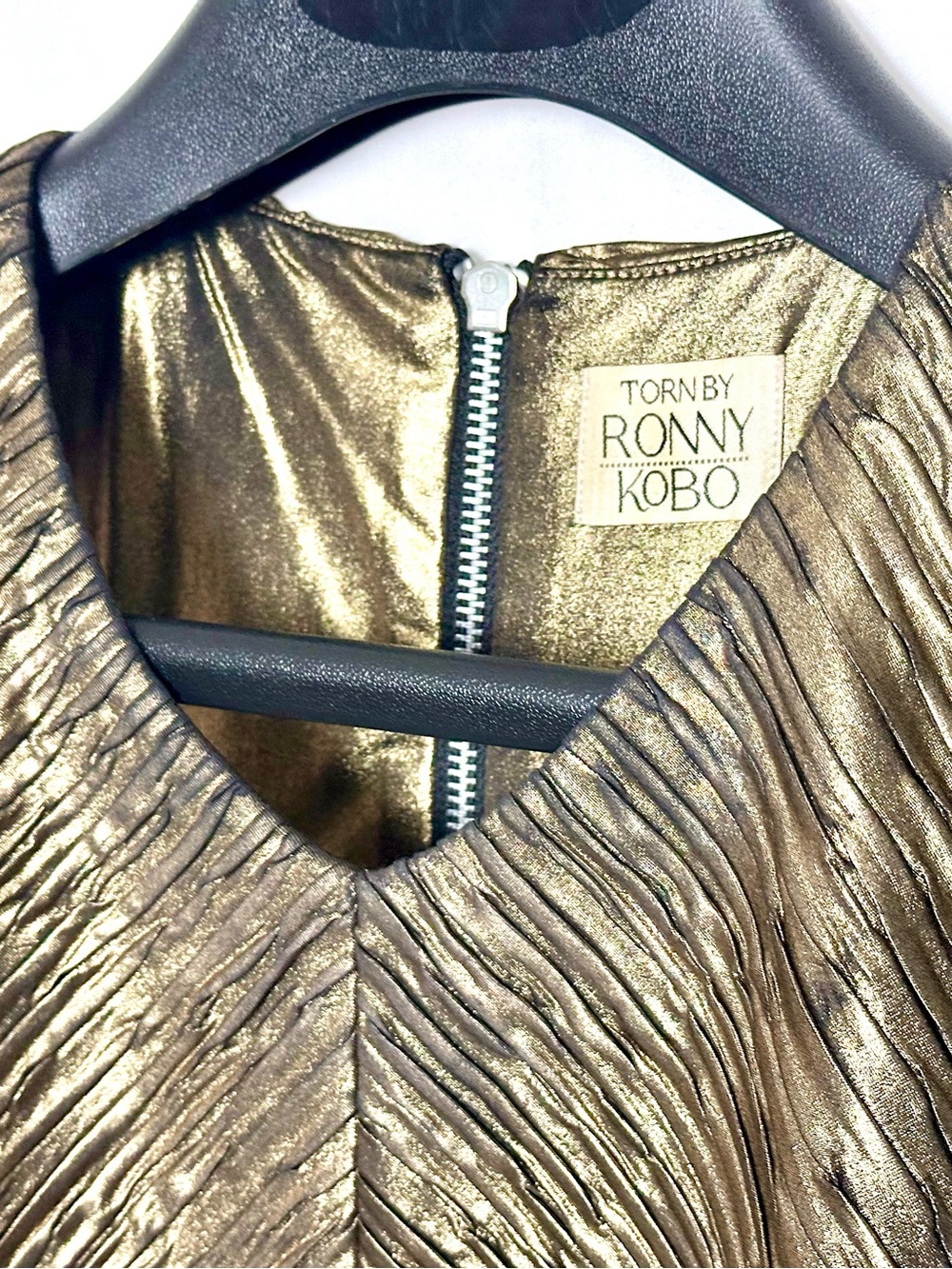 Torn by Ronny Kobo Metallic Gold Bronze Sleeveless Top w/Back Zip Size Large - Picture 4 of 8